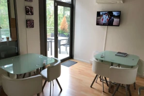 Bureau privé - 06560 - 2 postes - 390€