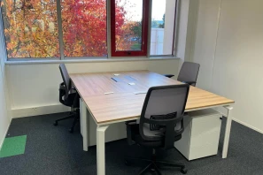Bureau privé - 35760 - 3 postes - 990€