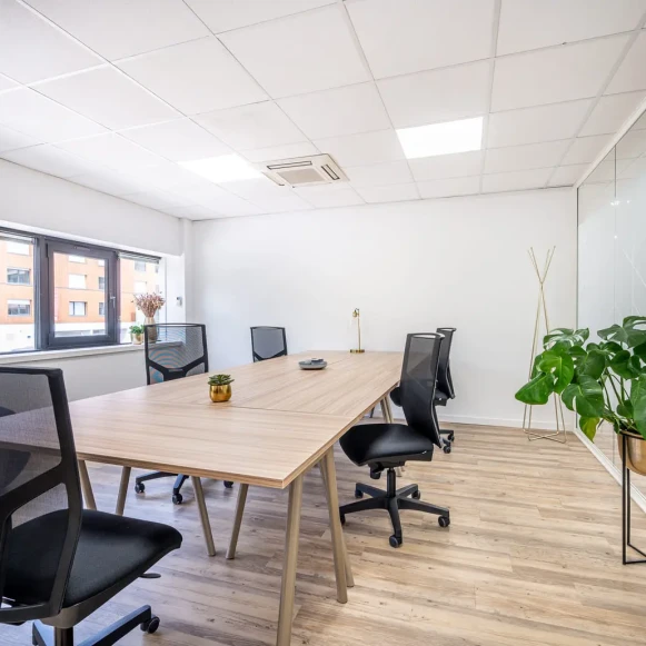 Bureau privé 23 m² 5 postes Coworking Boulevard Albert Einstein Nantes 44300 - photo 1