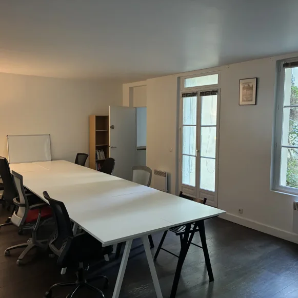 Espace indépendant 100 m² 9 postes Coworking Rue Lamartine Paris 75009 - photo 1