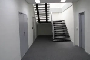 Espace indépendant - 95100 - 60 postes - 9300€