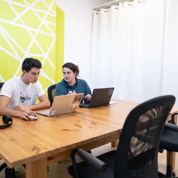 Bureau privé 70 m² 10 postes Coworking Rue Francis de Pressensé Villeurbanne 69100 - photo 1