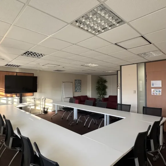 Bureau privé 10 m² 1 poste Coworking Avenue Neil Armstrong Mérignac 33700 - photo 8