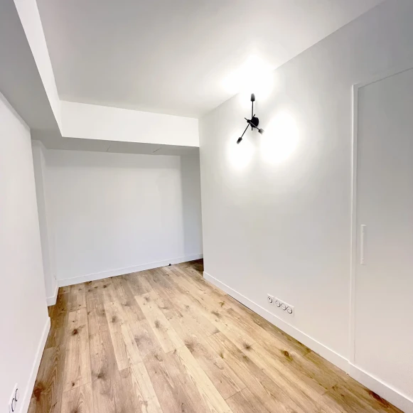 Bureau privé 10 m² 2 postes Coworking Avenue Pasteur Montreuil 93100 - photo 3