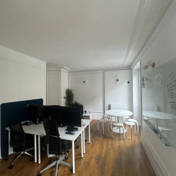 Bureau privé 35 m² 4 postes Location bureau Rue Laffitte Paris 75009 - photo 13