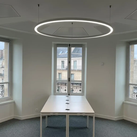 Bureau privé 30 m² 8 postes Coworking Rue du Louvre Paris 75001 - photo 1