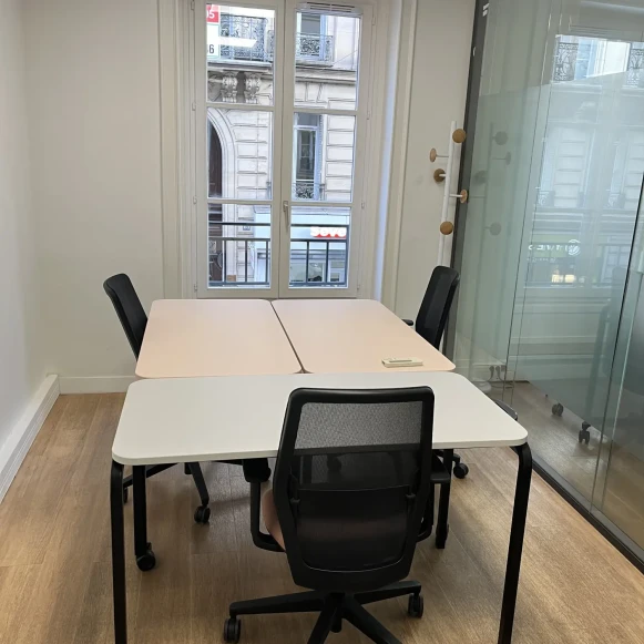 Bureau privé 13 m² 3 postes Location bureau Rue de la Chaussée d'Antin Paris 75009 - photo 6