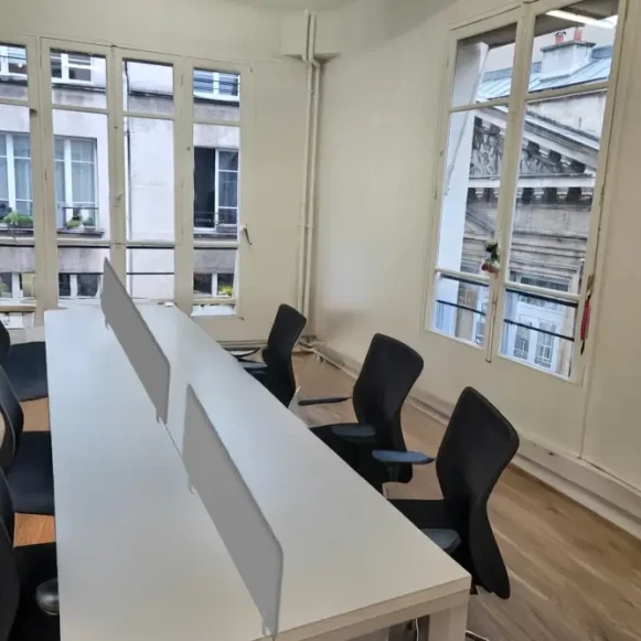 Bureau privé 24 m² 8 postes Location bureau Cité Paradis Paris 75010 - photo 4