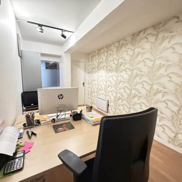 Bureau privé 14 m² 3 postes Location bureau Avenue du Général Michel Bizot Paris 75012 - photo 1