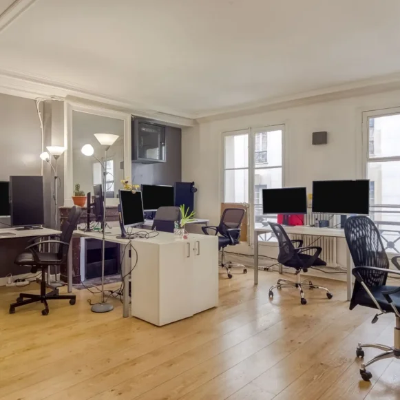 Espace indépendant 70 m² 12 postes Location bureau Rue d'Aboukir Paris 75002 - photo 1