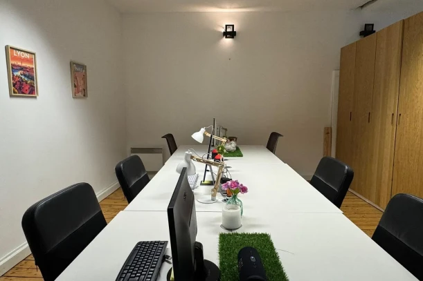 Open Space - 75012 - 6 postes - 300€