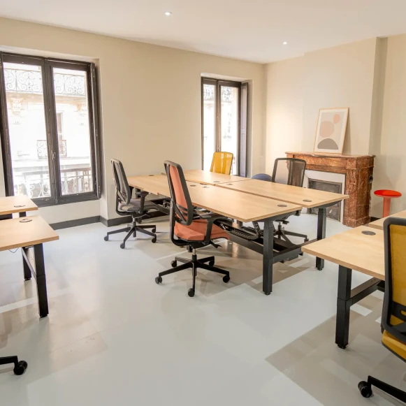 Bureau privé 29 m² 8 postes Coworking Rue Vital Carles Bordeaux 33000 - photo 1