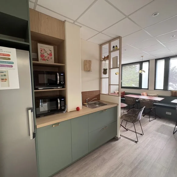 Bureau privé 12 m² 1 poste Coworking Rue Robert Caumont Bordeaux 33300 - photo 6