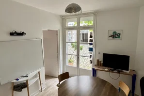 Open Space - 44000 - 2 postes - 250€