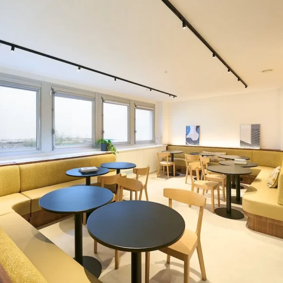 Bureau privé 140 m² 20 postes Location bureau Rue de Surène Paris 75008 - photo 8