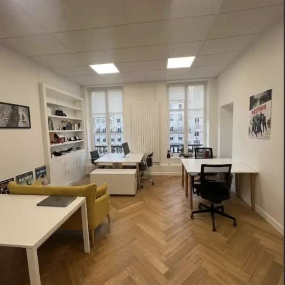 Espace indépendant 120 m² 37 postes Location bureau Rue Royale Paris 75008 - photo 12