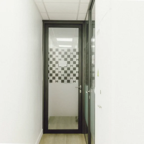 Bureau privé 9 m² 2 postes Coworking Rue de la Chaussée d'Antin Paris 75009 - photo 2