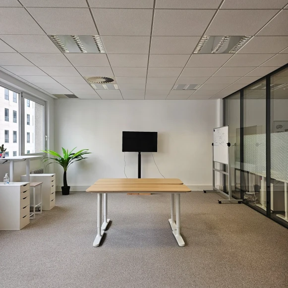 Bureau privé 35 m² 7 postes Location bureau Rue des Renouilleres Saint-Denis 93200 - photo 2