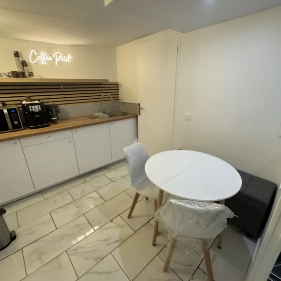 Espace indépendant 60 m² 8 postes Coworking Passage du Prado Paris 75010 - photo 2