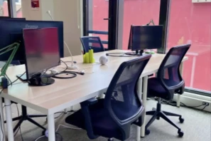 Open Space - 69009 - 12 postes - 250€