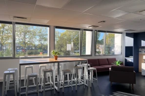 Bureau privé - 44470 - 3 postes - 1014€