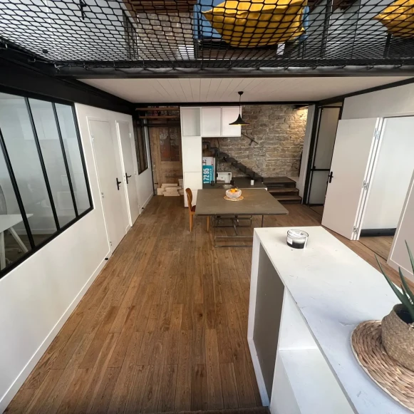 Bureau privé 15 m² 2 postes Coworking Rue Imbert-Colomès Lyon 69001 - photo 4