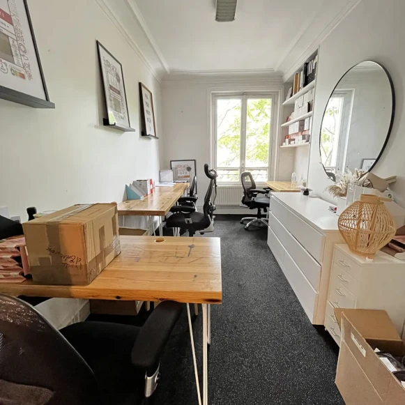 Bureau privé 12 m² 3 postes Location bureau Rue Saint-Didier Paris 75016 - photo 2