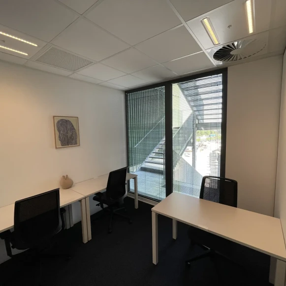 Bureau privé 8 m² 2 postes Location bureau Rue James Joule Rezé 44400 - photo 2