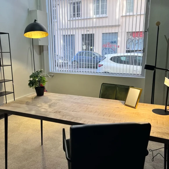 Bureau privé 13 m² 2 postes Coworking Rue Vendôme Lyon 69003 - photo 4