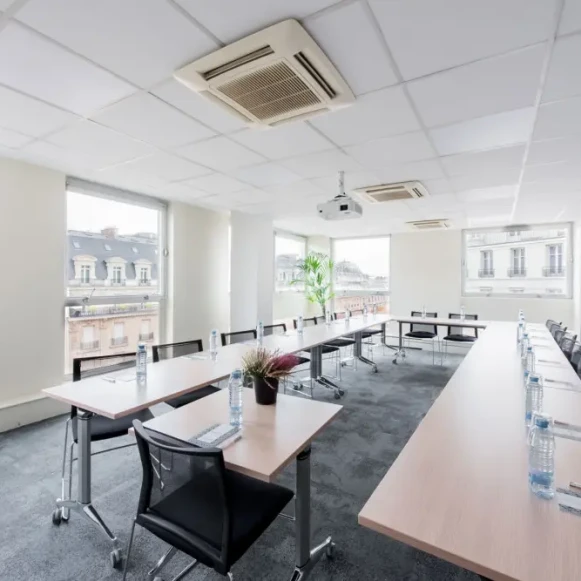 Bureau privé 33 m² 6 postes Coworking Avenue Montaigne Paris 75008 - photo 5