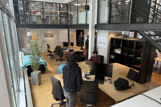 Bureau privé - 92240 - 20 postes - 8260€