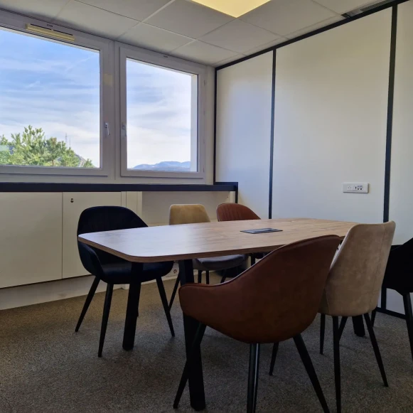 Bureau privé 20 m² 3 postes Coworking Rue de l'Industrie Varces-Allières-et-Risset 38760 - photo 6