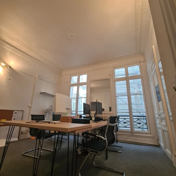 Bureau privé 16 m² 6 postes Location bureau Rue du Helder Paris 75009 - photo 3