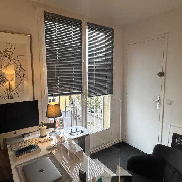 Bureau privé 10 m² 1 poste Location bureau Rue de la Paroisse Versailles 78000 - photo 1