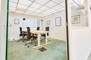 Bureau privé - 75011 - 4 postes - 1700€