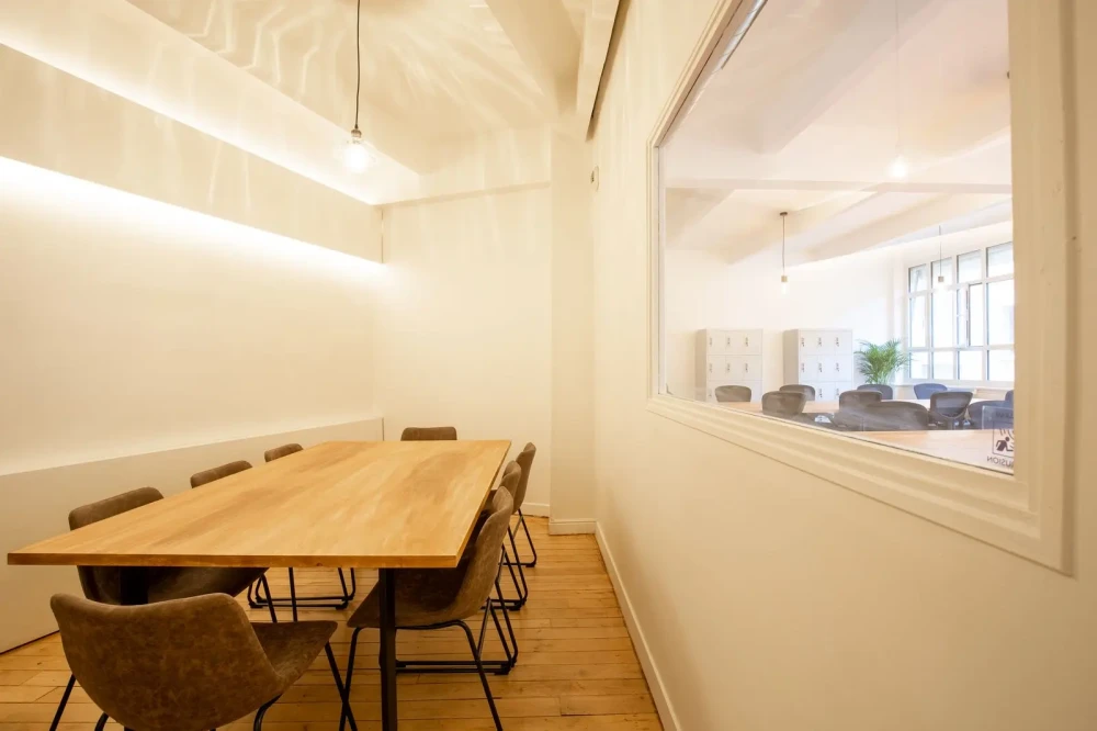 Open Space - 75011 - 24 postes - 390€