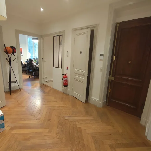 Bureau privé 17 m² 4 postes Location bureau Boulevard Anatole France Lyon 69006 - photo 2