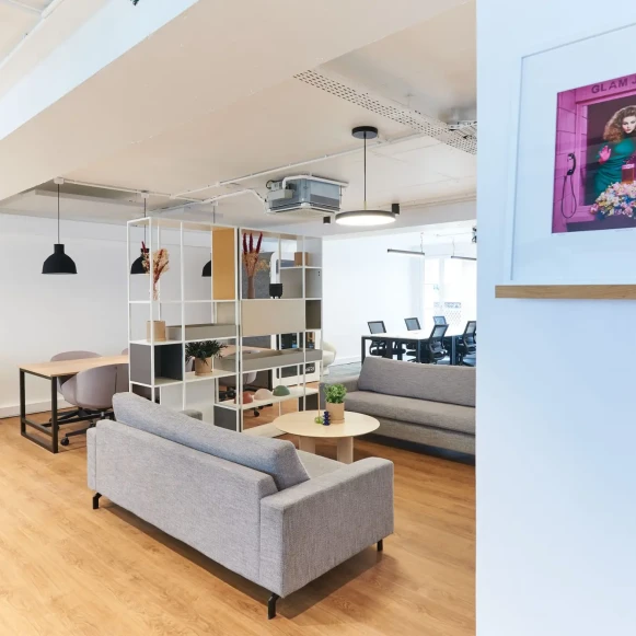 Espace indépendant 172 m² 24 postes Location bureau Rue d'Hauteville Paris 75010 - photo 4