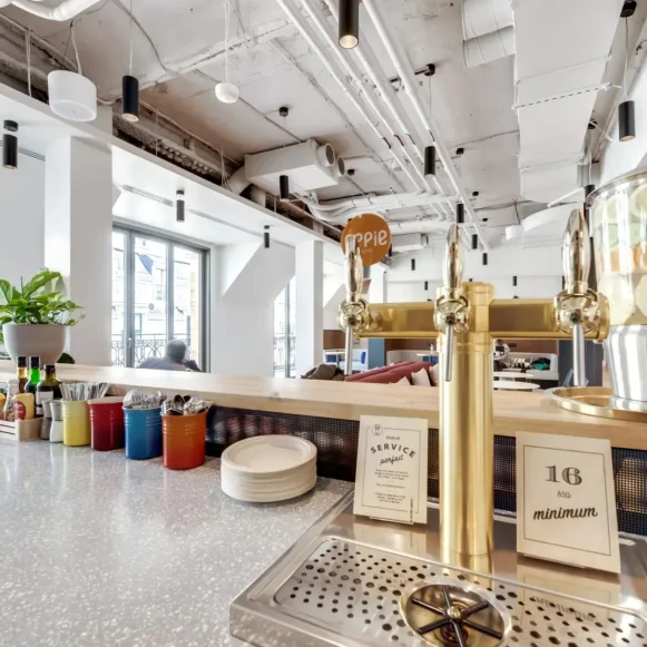 Bureau privé 10 m² 4 postes Coworking Rue du Colisée Paris 75008 - photo 7