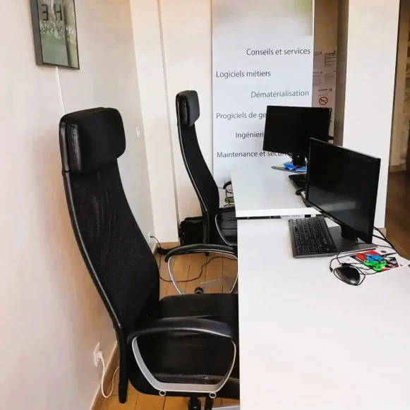 Bureau privé 22 m² 5 postes Location bureau Rue Vercingétorix Paris 75014 - photo 2