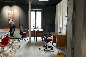 Open Space - 49000 - 10 postes - 350€