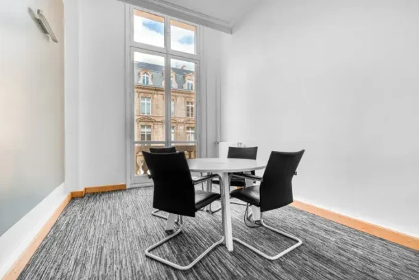 Bureau privé - 75001 - 8 postes - 6400€