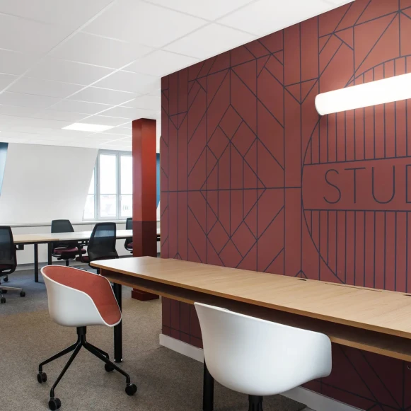 Bureau privé 150 m² 35 postes Coworking Rue Traversière Paris 75012 - photo 2