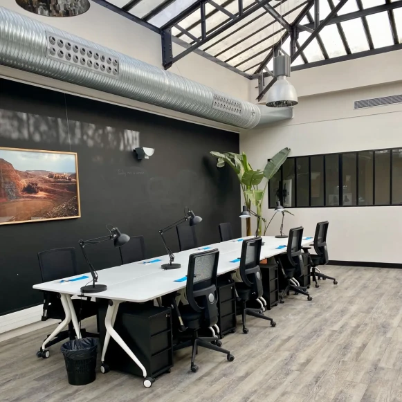 Bureau privé 130 m² 30 postes Coworking Rue la Vacquerie Paris 75011 - photo 3