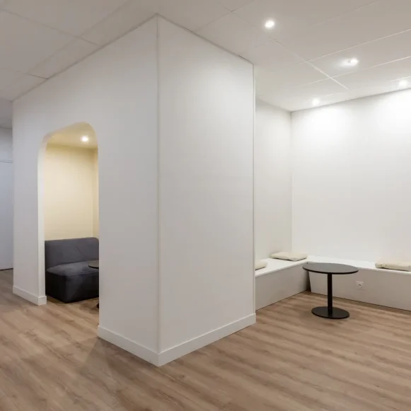 Bureau privé 123 m² 36 postes Coworking Avenue de Saint-Ouen Paris 75018 - photo 9