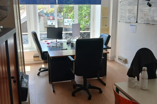 Bureau privé - 75001 - 3 postes - 1170€