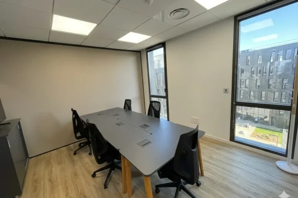 Bureau privé - 59650 - 4 postes - 1104€