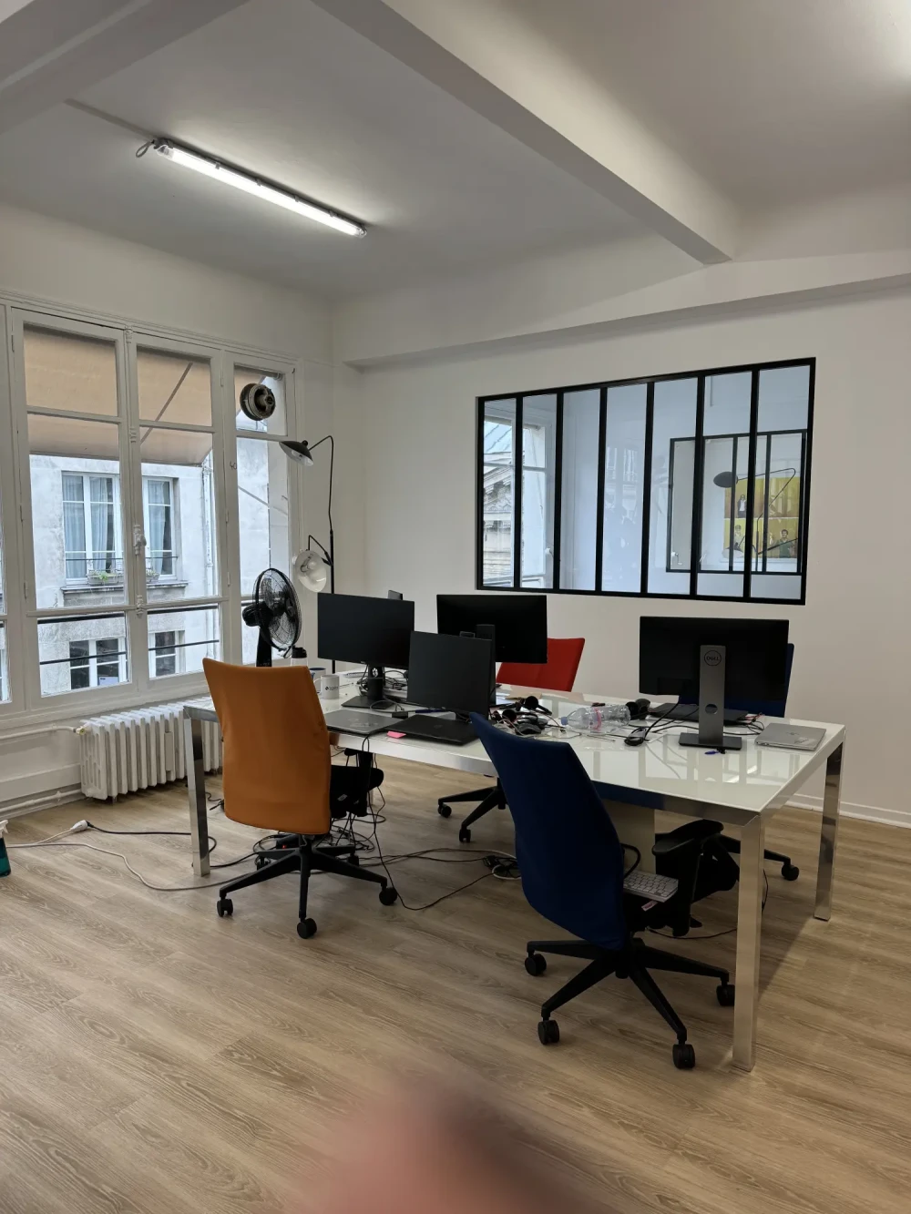 Bureau privé - 75010 - 4 postes - 3000€