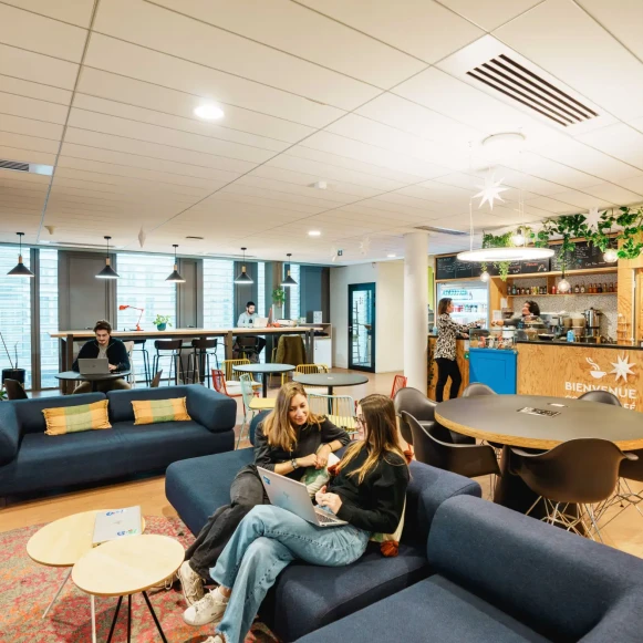 Bureau privé 12 m² 2 postes Location bureau Place Amédée Bonnet Lyon 69002 - photo 6