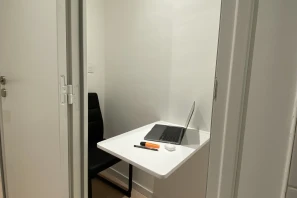 Open Space - 44830 - 8 postes - 210€